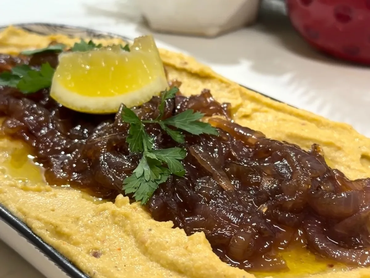 Caramelized onion hummus with lemon