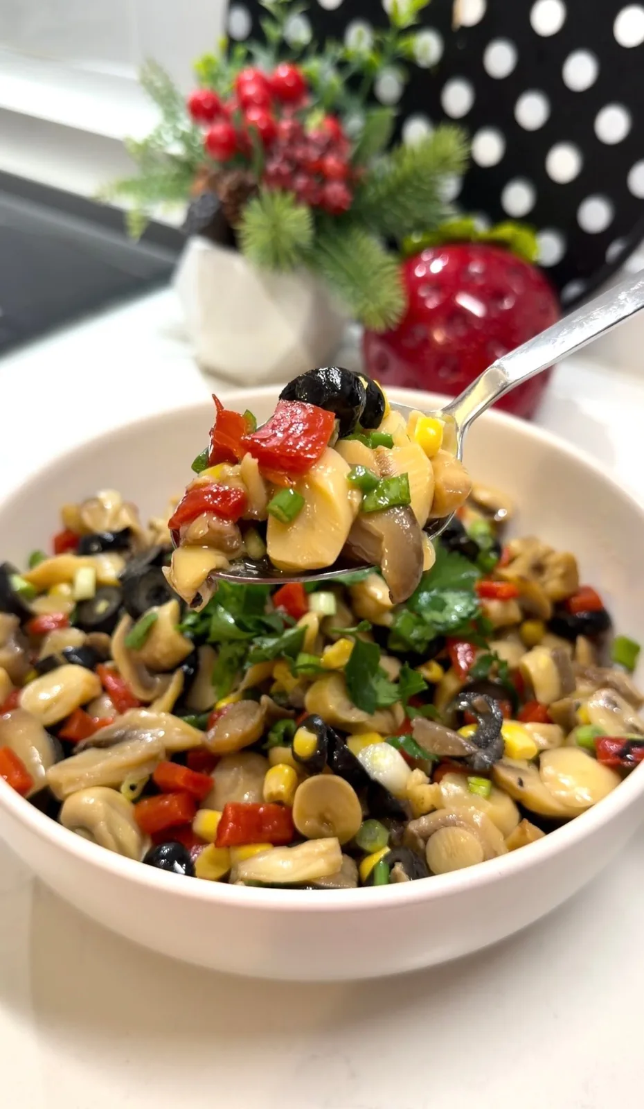 Easy Mushroom Salad (Quick Mediterranean Side Dish)