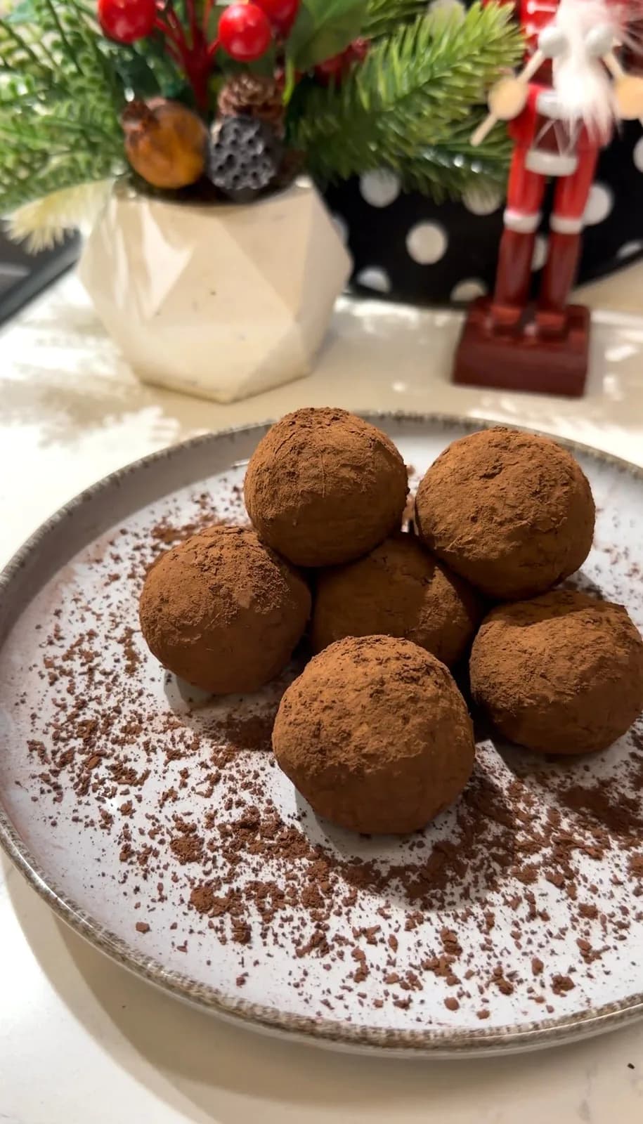 Tiramisu Balls (Easy Healthy No-Bake Dessert)